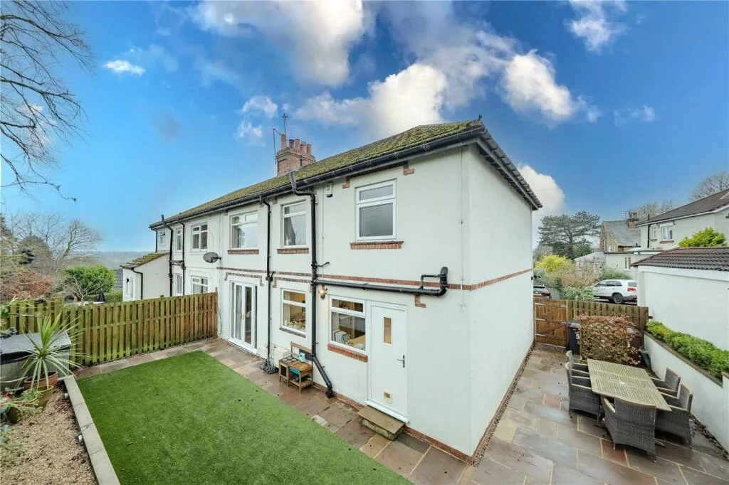 4 bedroom semi-detached house for rent
