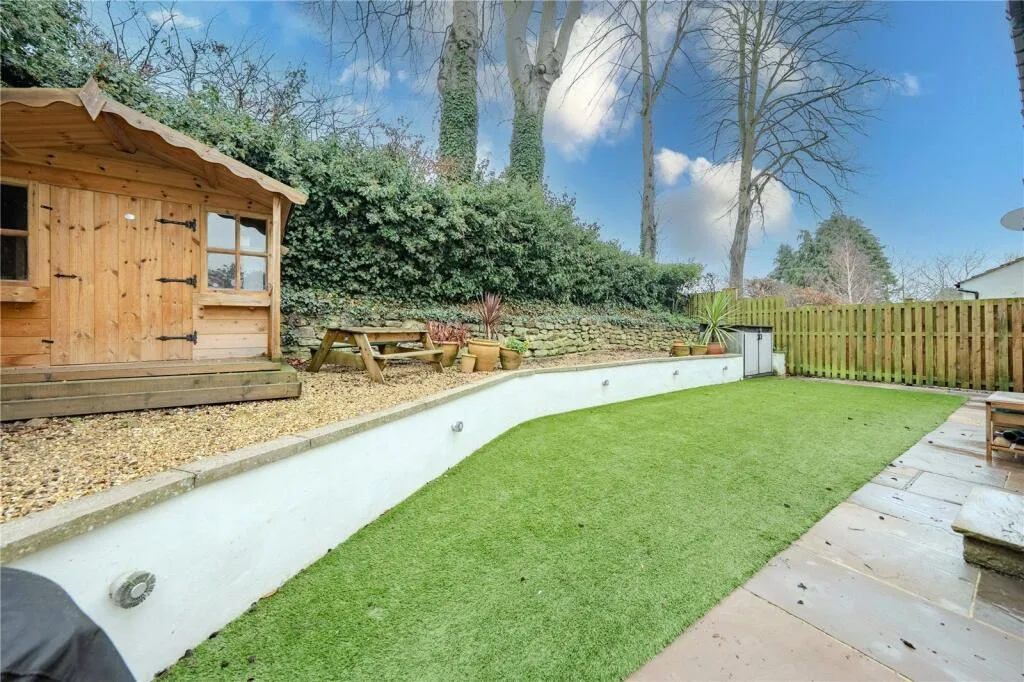 4 bedroom semi-detached house for rent