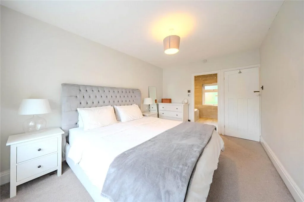4 bedroom semi-detached house for rent
