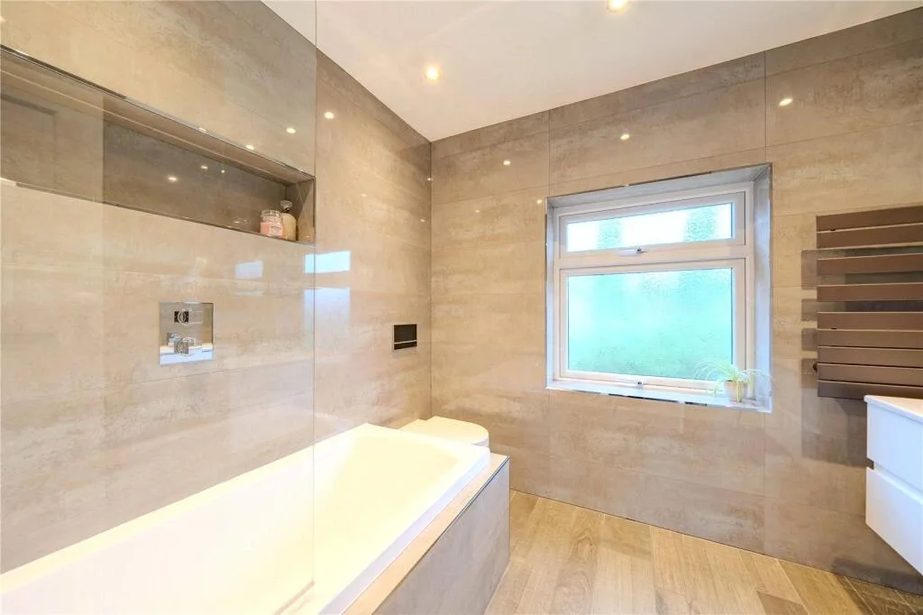 4 bedroom semi-detached house for rent
