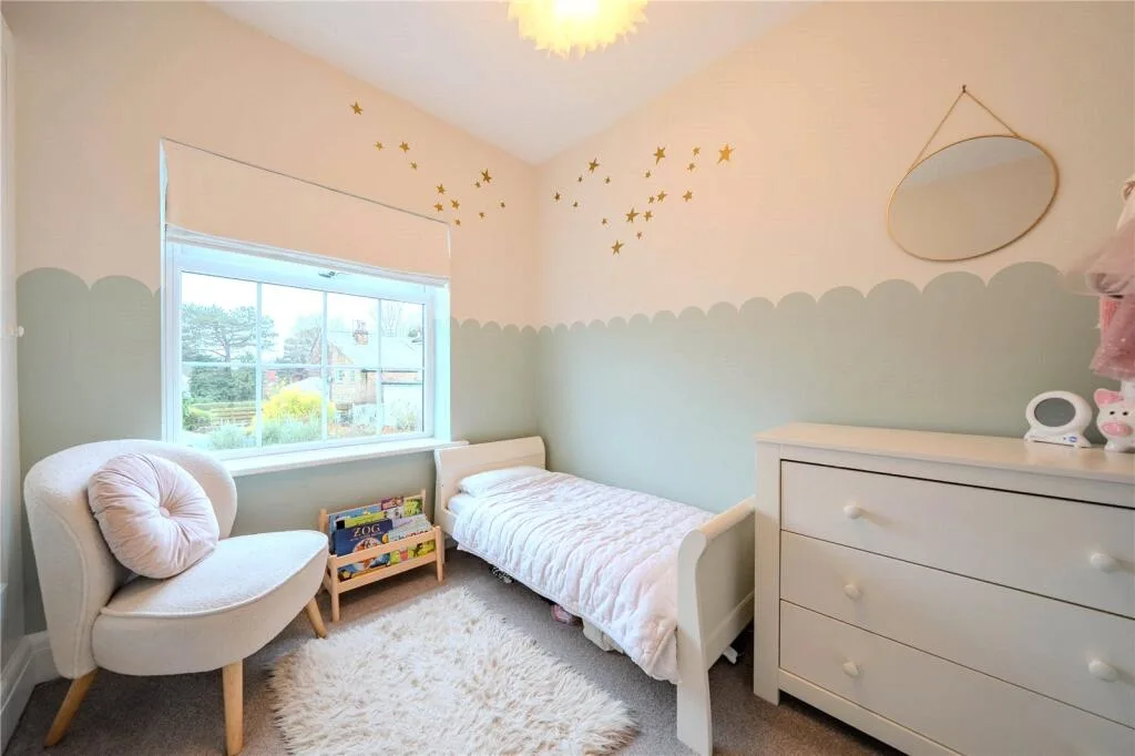 4 bedroom semi-detached house for rent