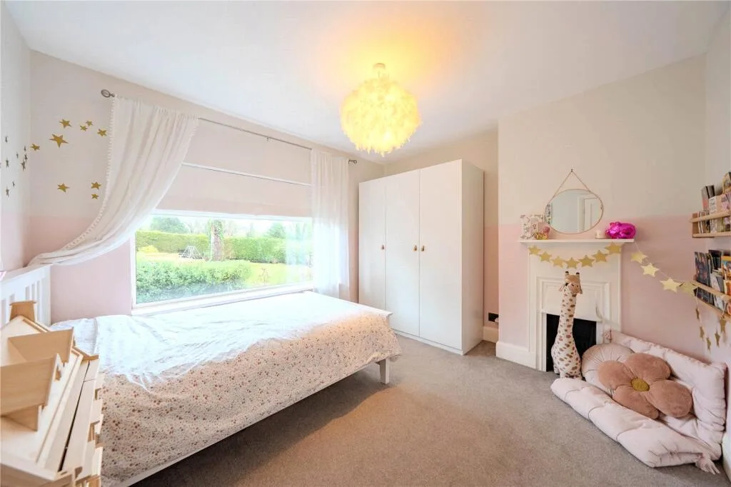 4 bedroom semi-detached house for rent