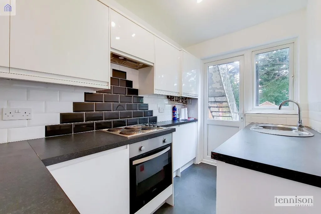2 bedroom maisonette for rent
