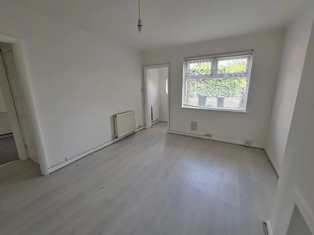 2 bedroom maisonette for rent