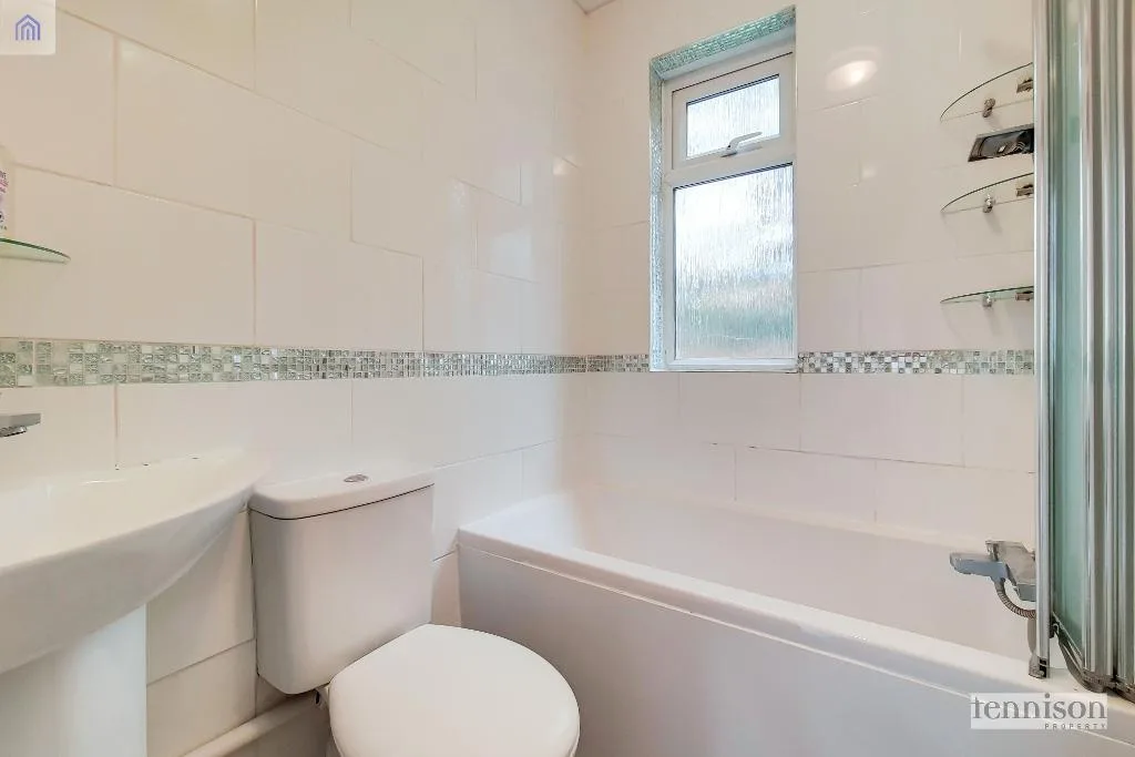 2 bedroom maisonette for rent
