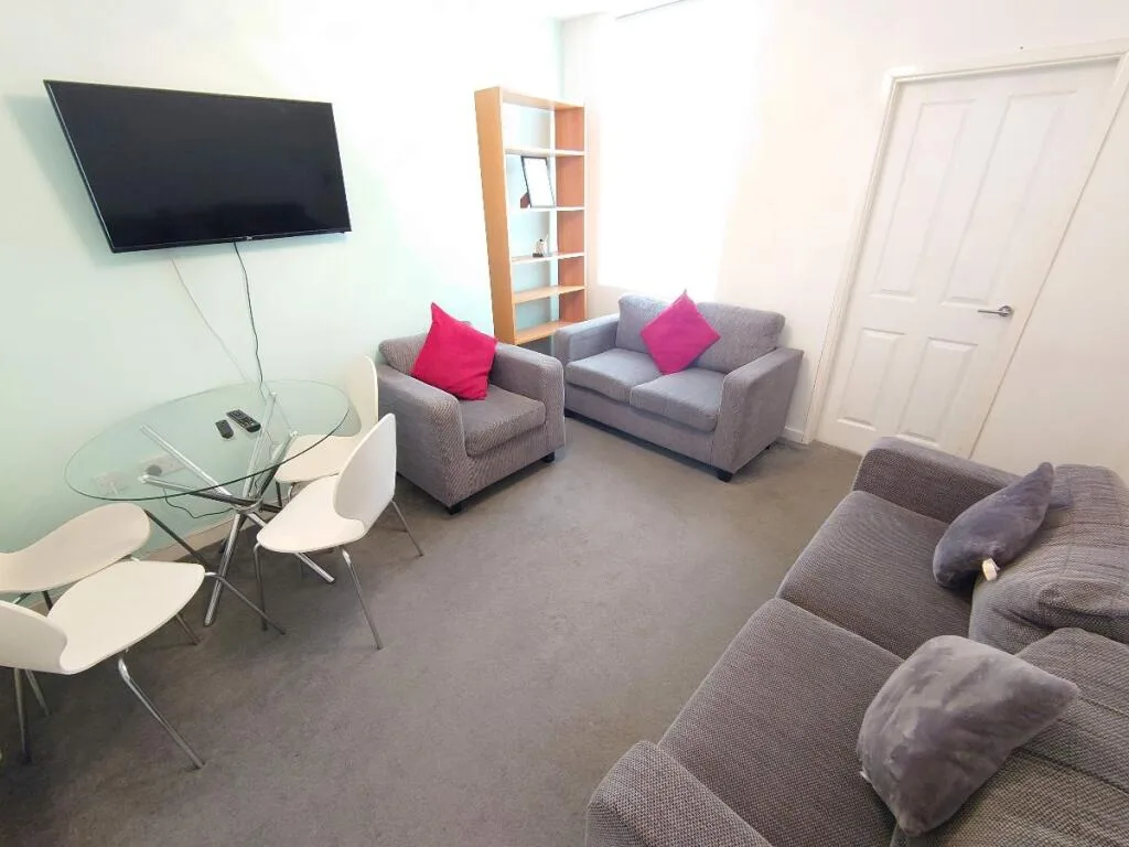 4 bedroom terraced house for rent