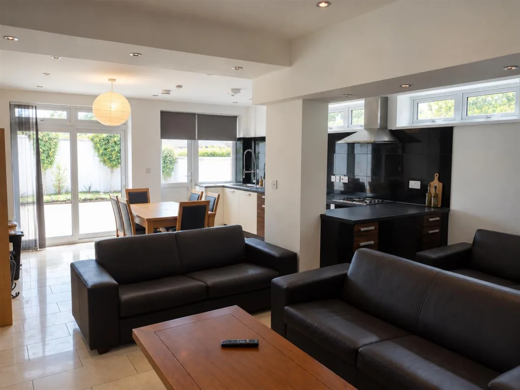6 bedroom terraced house for rent