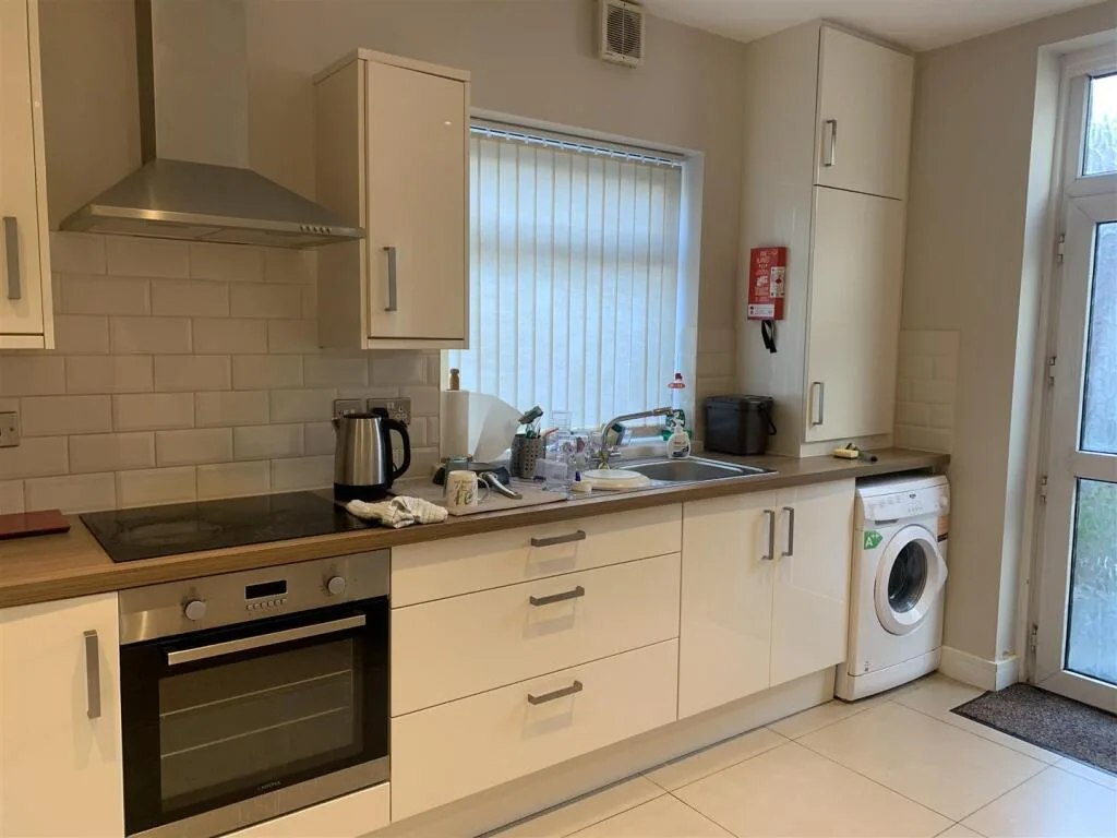 2 bedroom house for rent