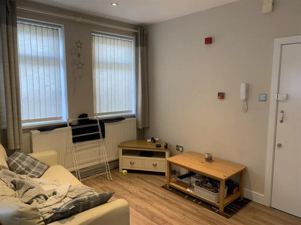 2 bedroom house for rent