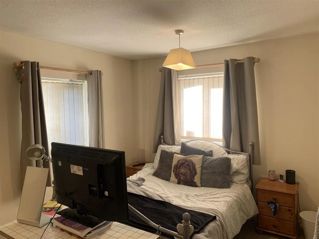 2 bedroom house for rent