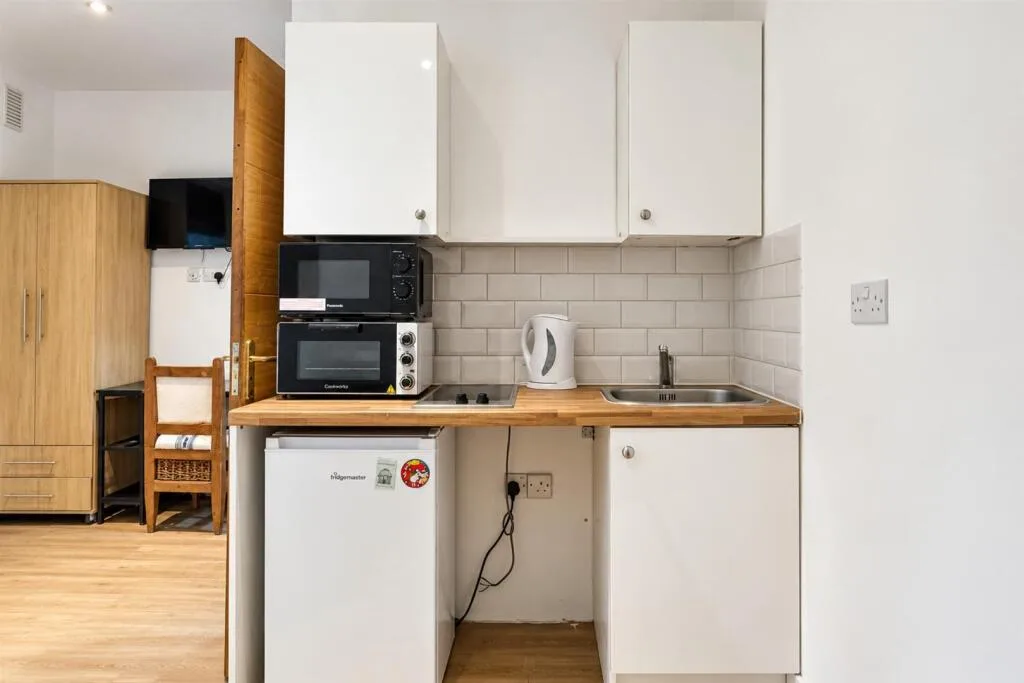 Studio flat for rent