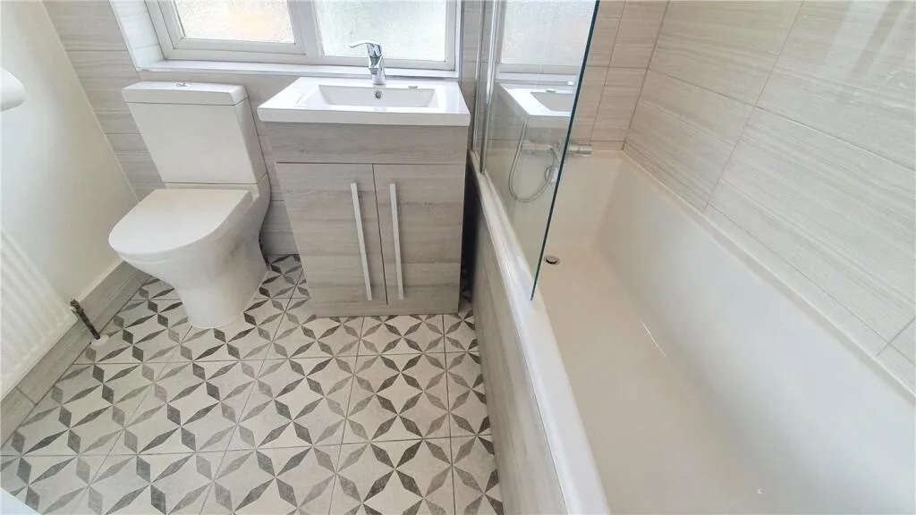1 bedroom maisonette for rent