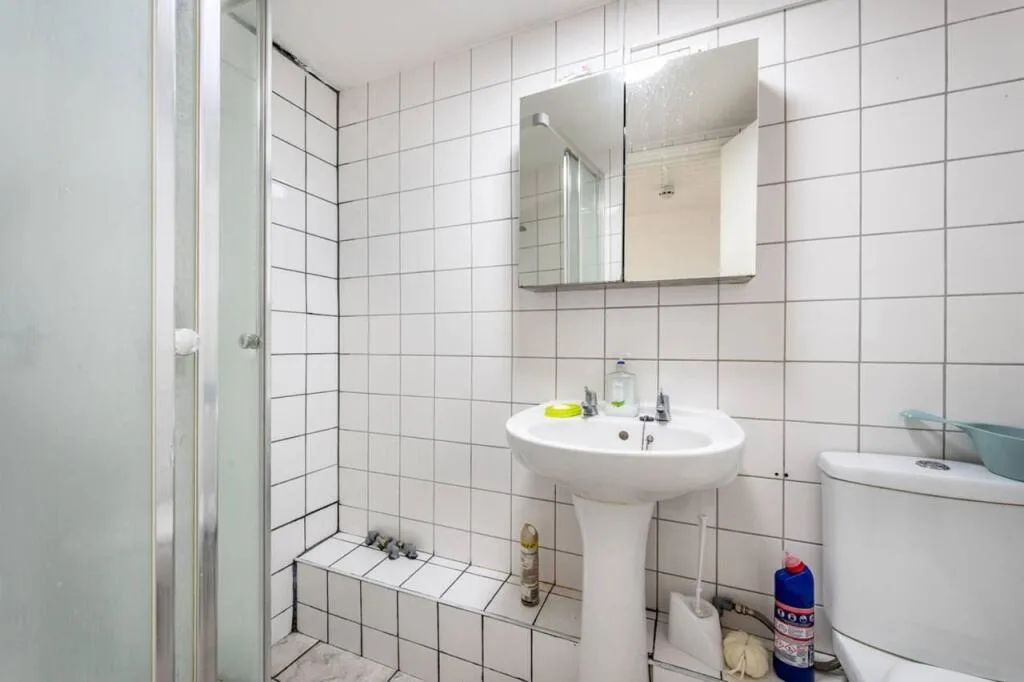 5 bedroom terraced house for rent