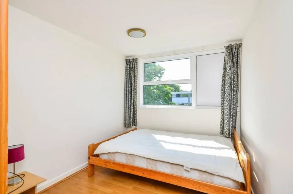 5 bedroom terraced house for rent