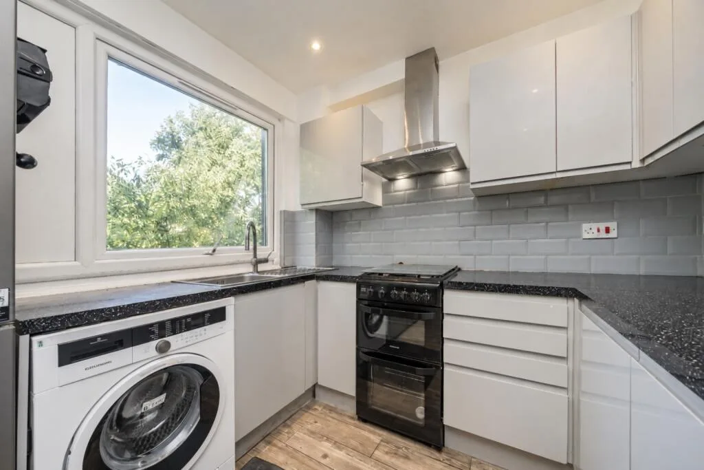 5 bedroom terraced house for rent