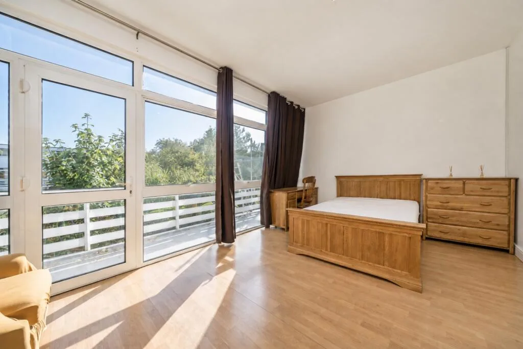 5 bedroom terraced house for rent