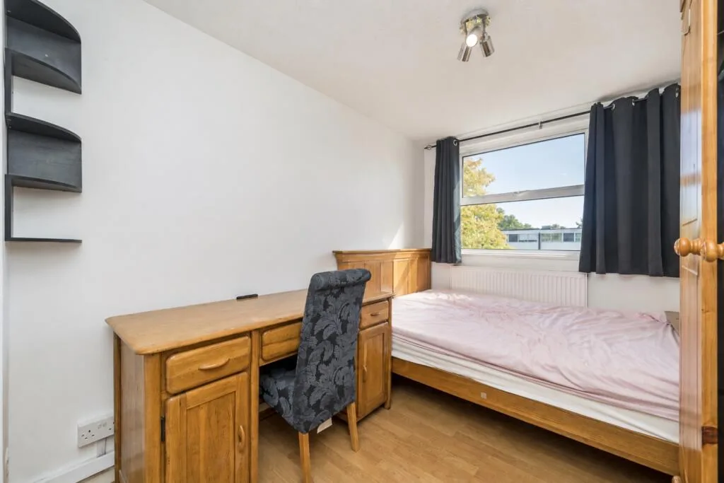 5 bedroom terraced house for rent