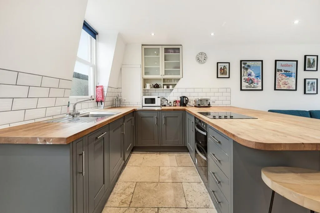 2 bedroom duplex for rent
