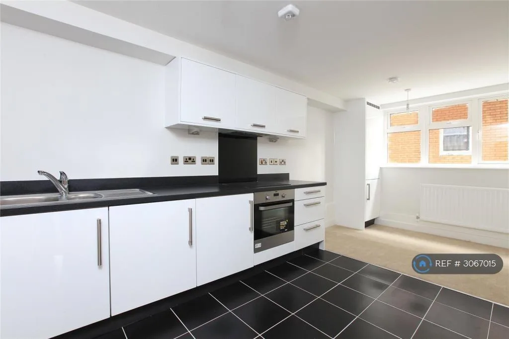 3 bedroom flat for rent