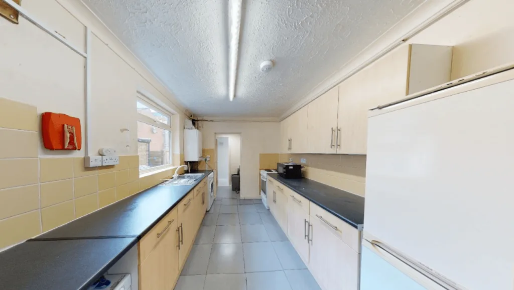 3 bedroom semi-detached house for rent