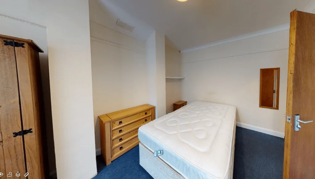 3 bedroom semi-detached house for rent