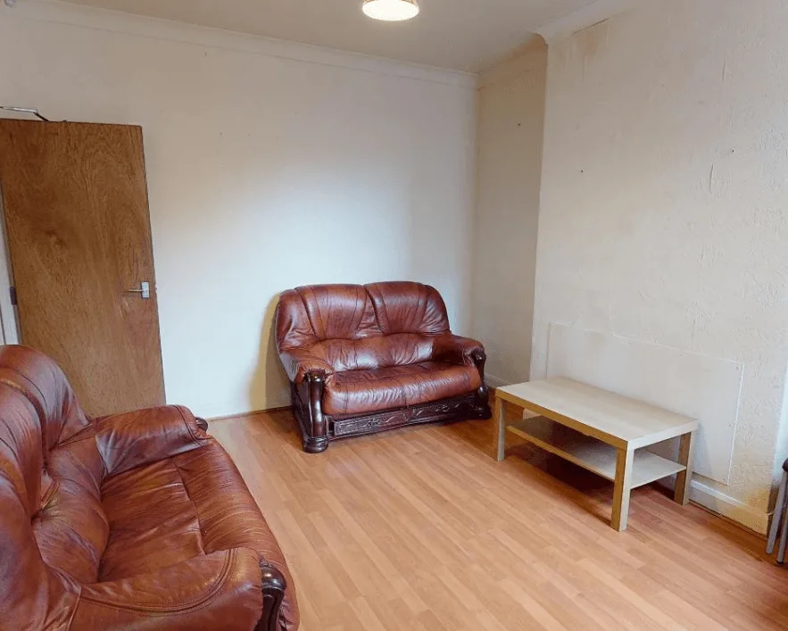 3 bedroom semi-detached house for rent