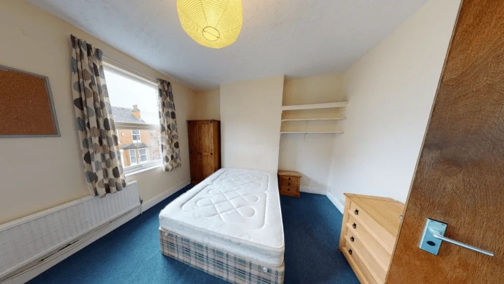 3 bedroom semi-detached house for rent