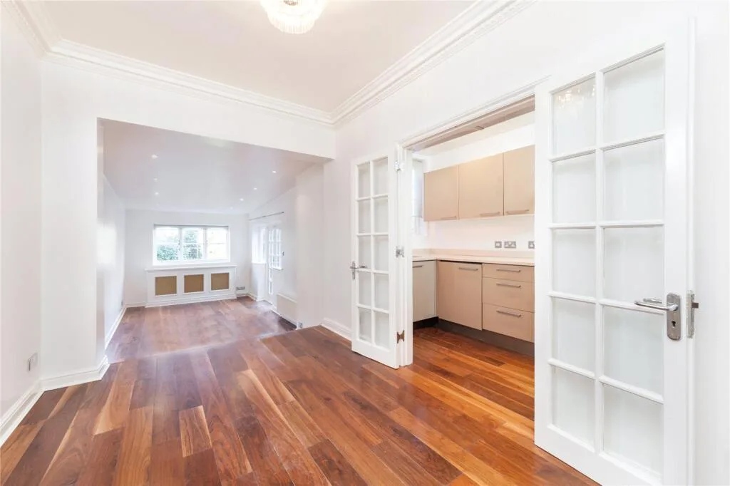 2 bedroom maisonette for rent