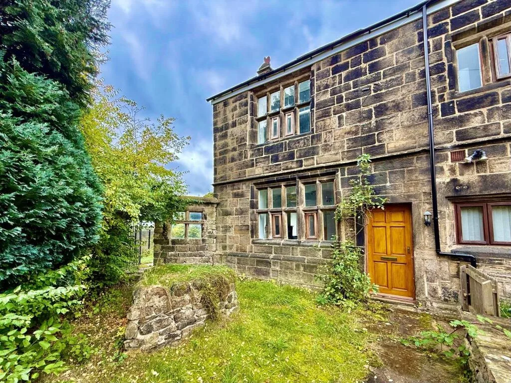 3 bedroom end of terrace house for rent
