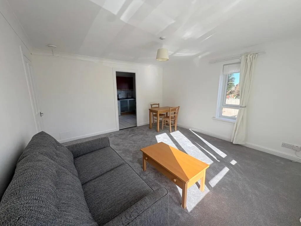 2 bedroom ground floor flat for rent