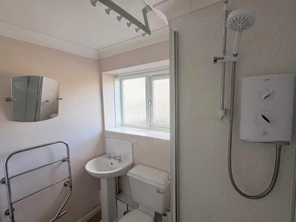 2 bedroom ground floor flat for rent