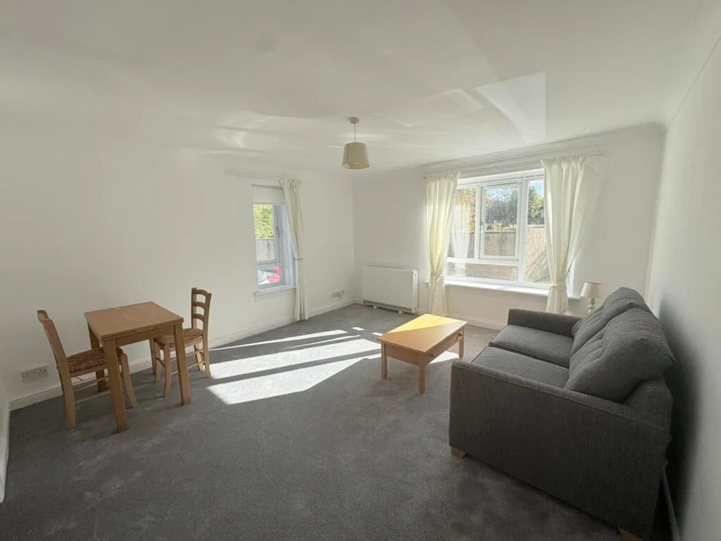 2 bedroom ground floor flat for rent