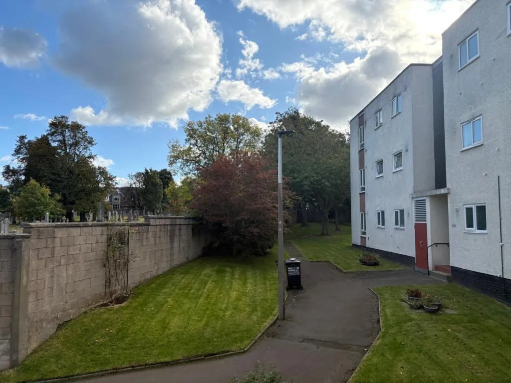 2 bedroom ground floor flat for rent