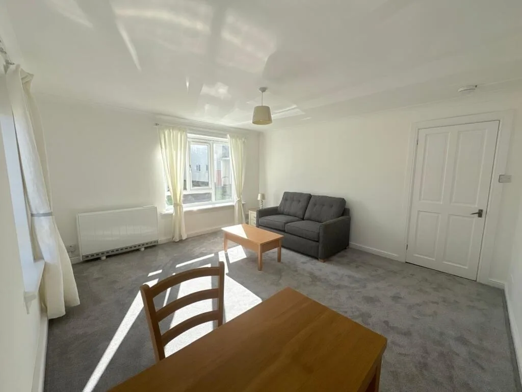 2 bedroom ground floor flat for rent