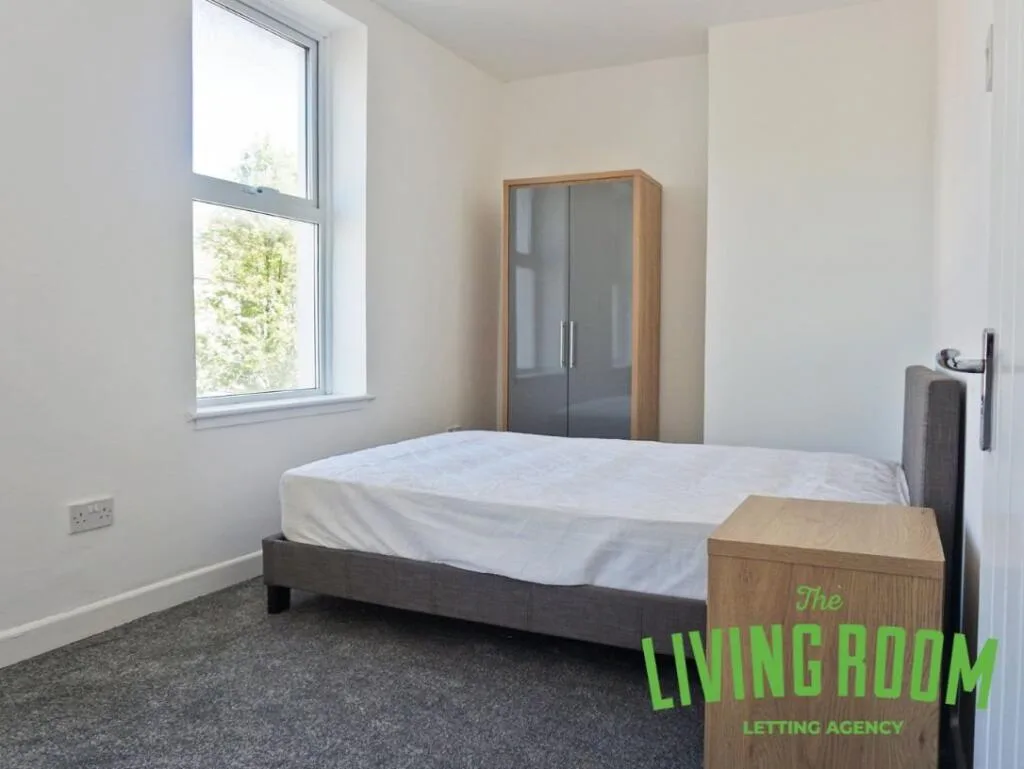 6 bedroom house for rent
