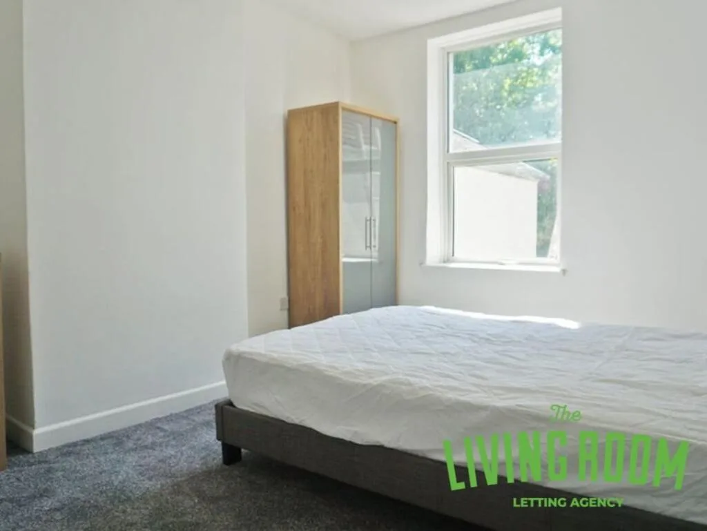 6 bedroom house for rent