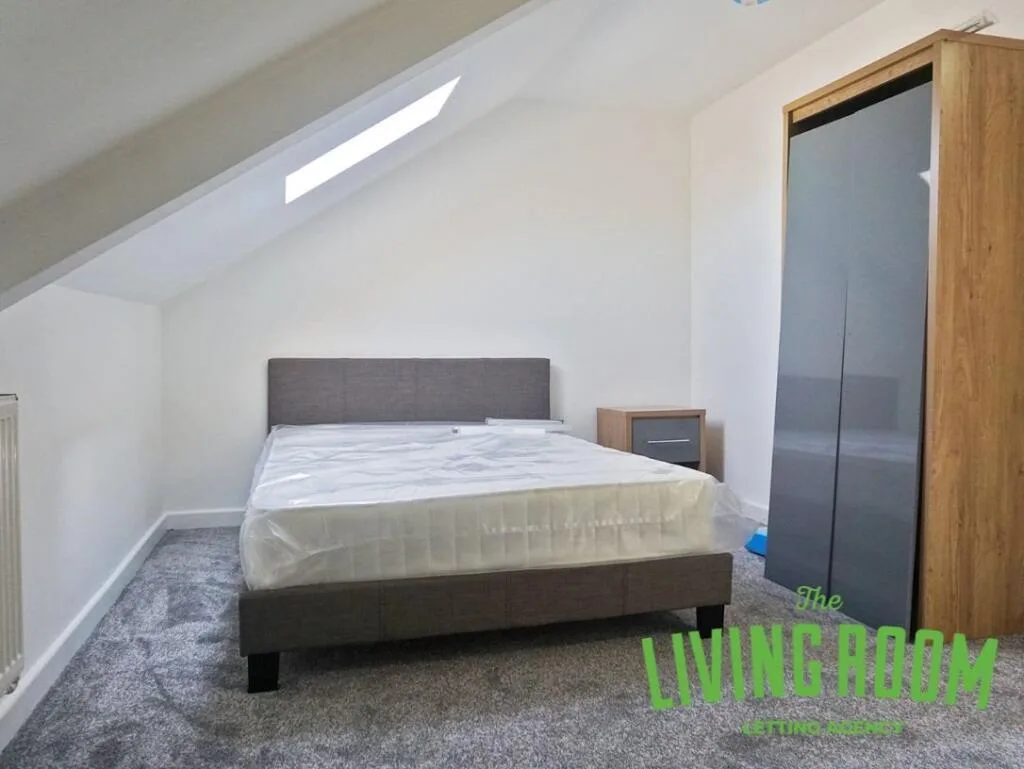 6 bedroom house for rent