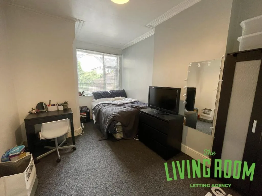 6 bedroom house for rent