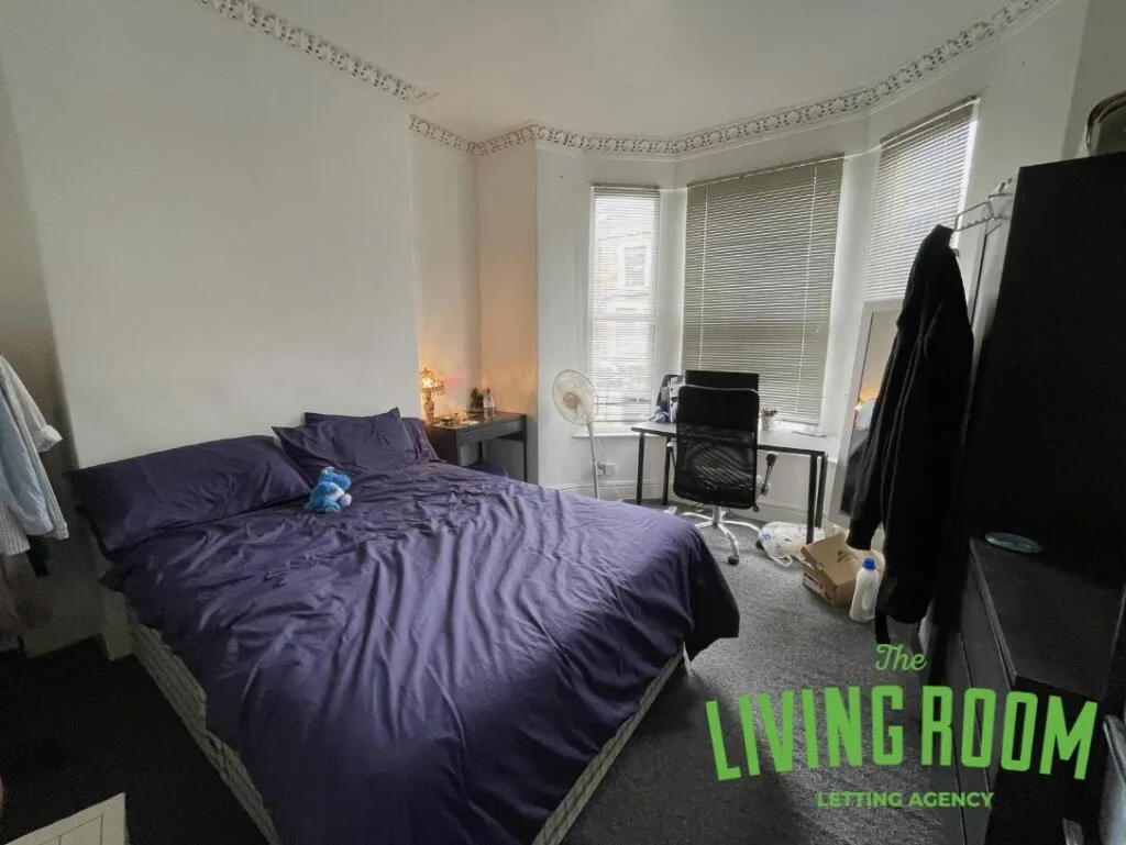 6 bedroom house for rent