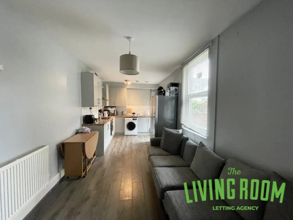 6 bedroom house for rent