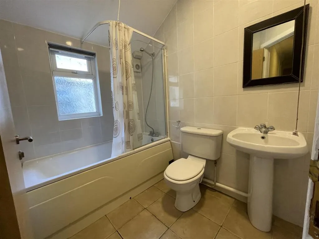 7 bedroom terraced house for rent
