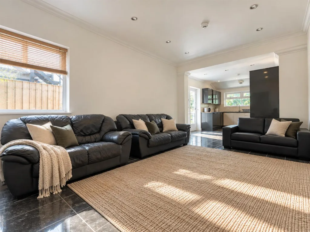 7 bedroom terraced house for rent