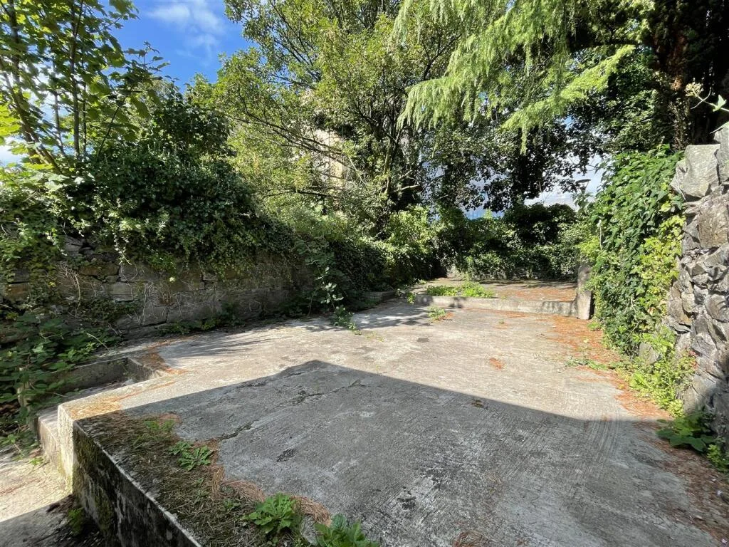 7 bedroom terraced house for rent
