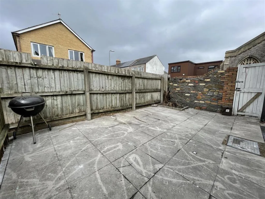 8 bedroom terraced house for rent