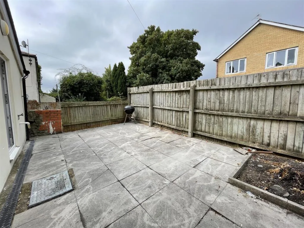 8 bedroom terraced house for rent