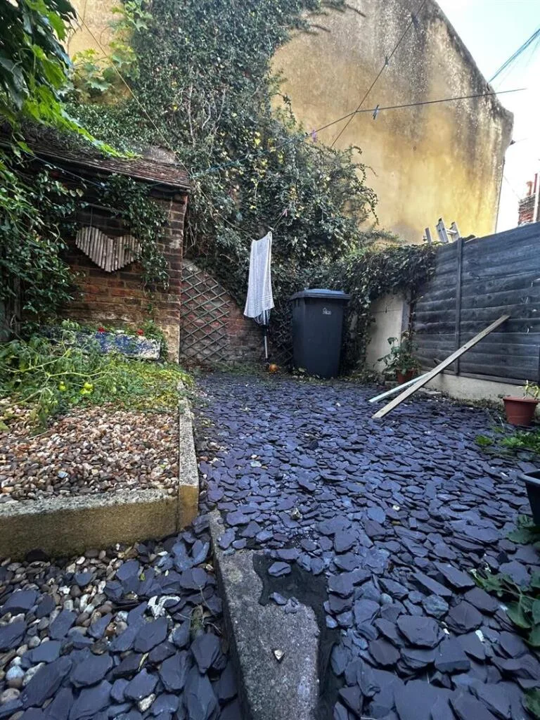 2 bedroom terraced house for rent