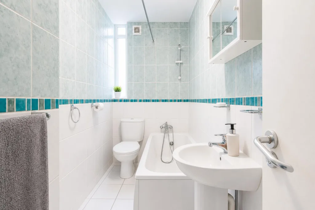 2 bedroom private hall for rent