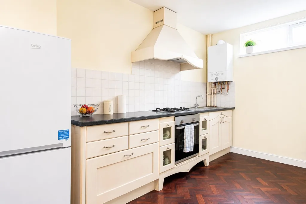 2 bedroom private hall for rent