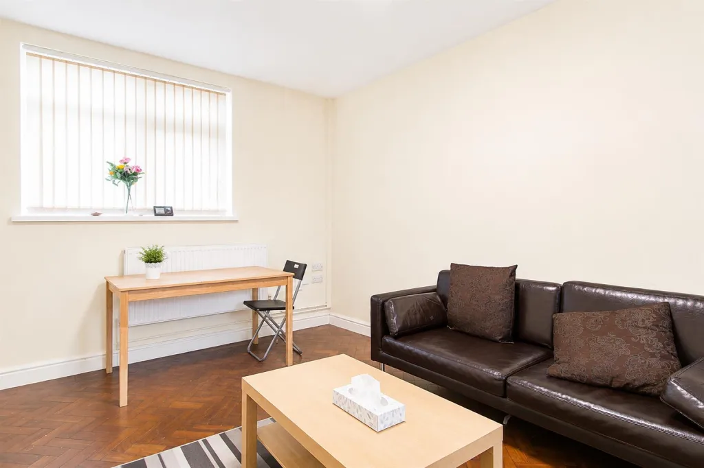 2 bedroom private hall for rent