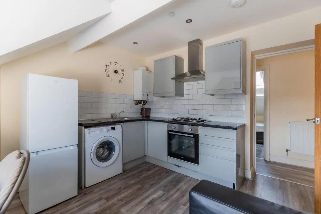 2 bedroom private hall for rent